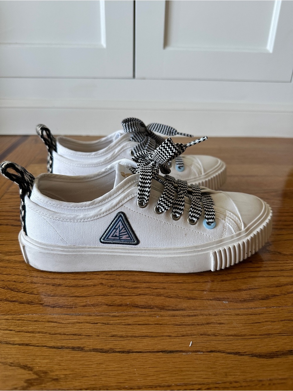 Lanvin White Canvas Low-Top Sneakers with Black & White Ribbon Laces size EU 36 - Picture 5 of 7